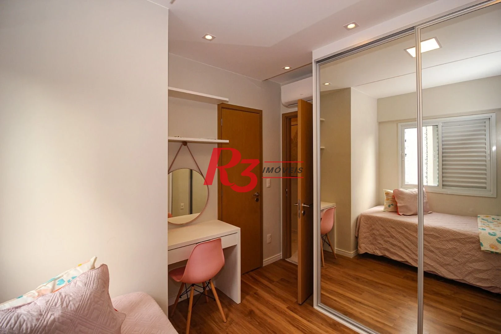 Apartamento com 3 dormitórios à venda, 101 m² por R$ 2.200.000,00 - Gonzaga - Santos/SP