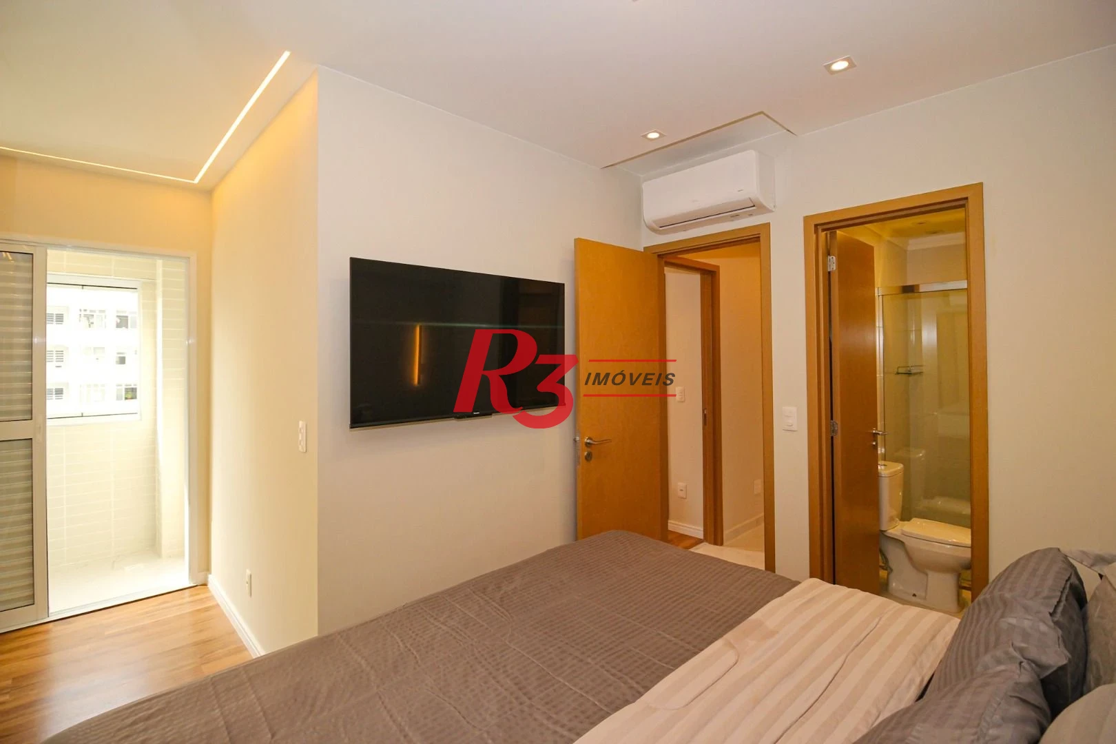 Apartamento com 3 dormitórios à venda, 101 m² por R$ 2.200.000,00 - Gonzaga - Santos/SP