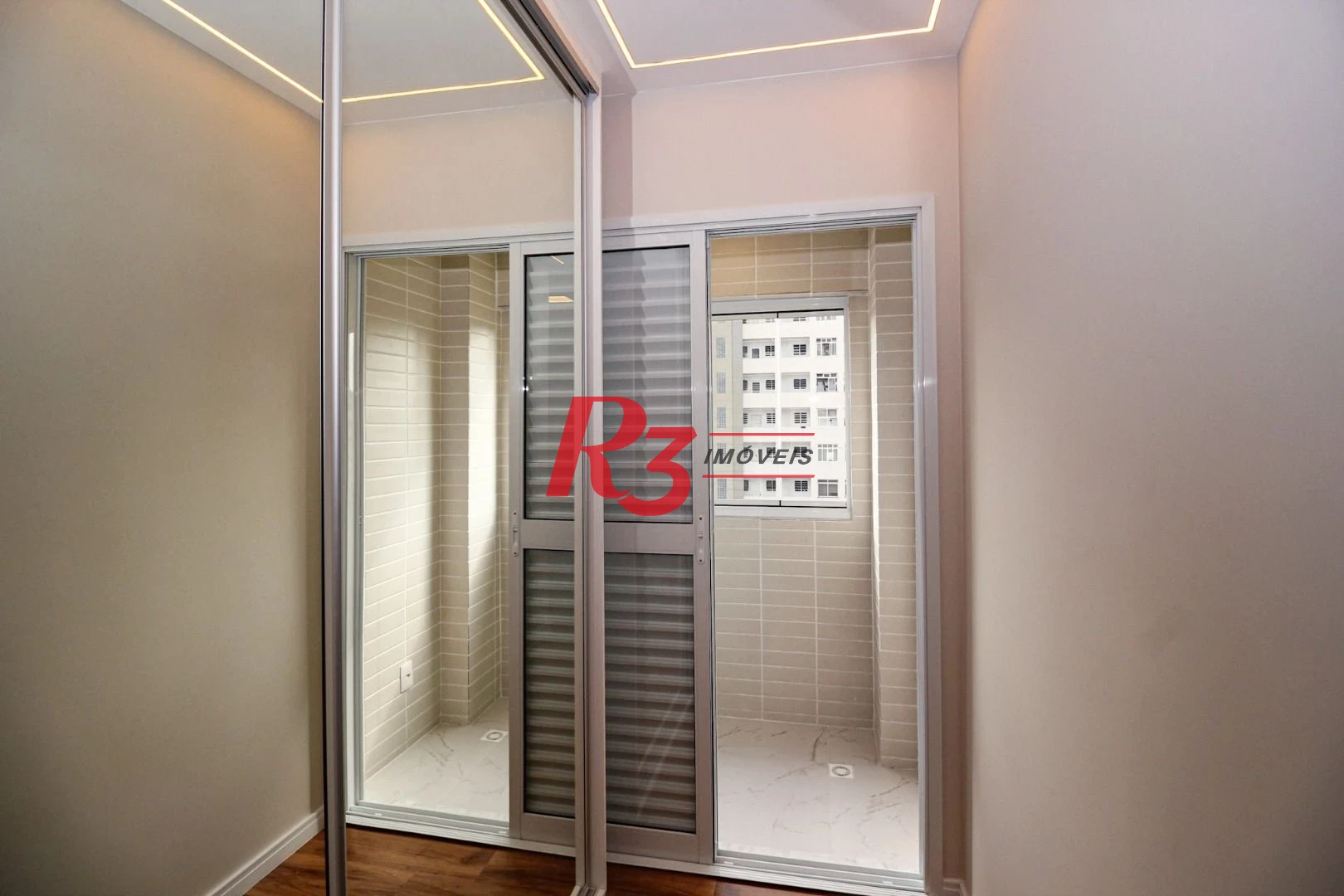 Apartamento com 3 dormitórios à venda, 101 m² por R$ 2.200.000,00 - Gonzaga - Santos/SP