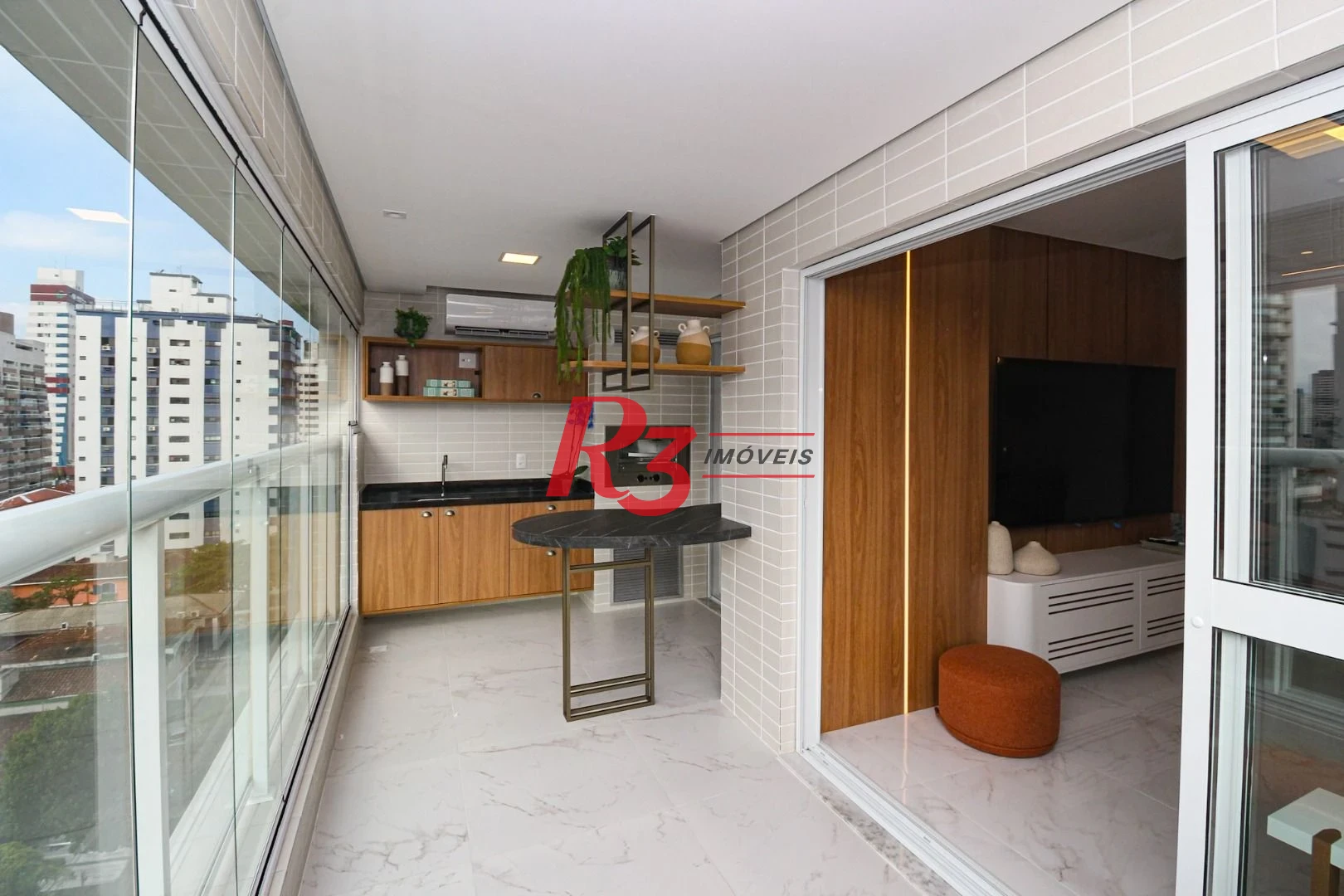 Apartamento com 3 dormitórios à venda, 101 m² por R$ 2.200.000,00 - Gonzaga - Santos/SP