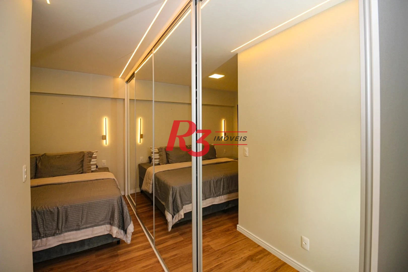 Apartamento com 3 dormitórios à venda, 101 m² por R$ 2.200.000,00 - Gonzaga - Santos/SP