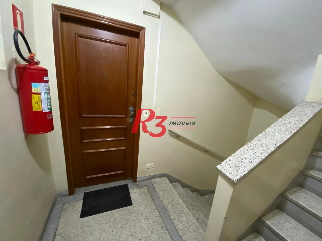 Apartamento de 2 quartos no Embaré