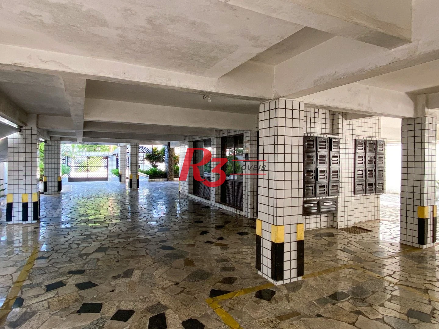 Apartamento com 2 dormitórios à venda, 84 m² por R$ 405.000,00 - Encruzilhada - Santos/SP