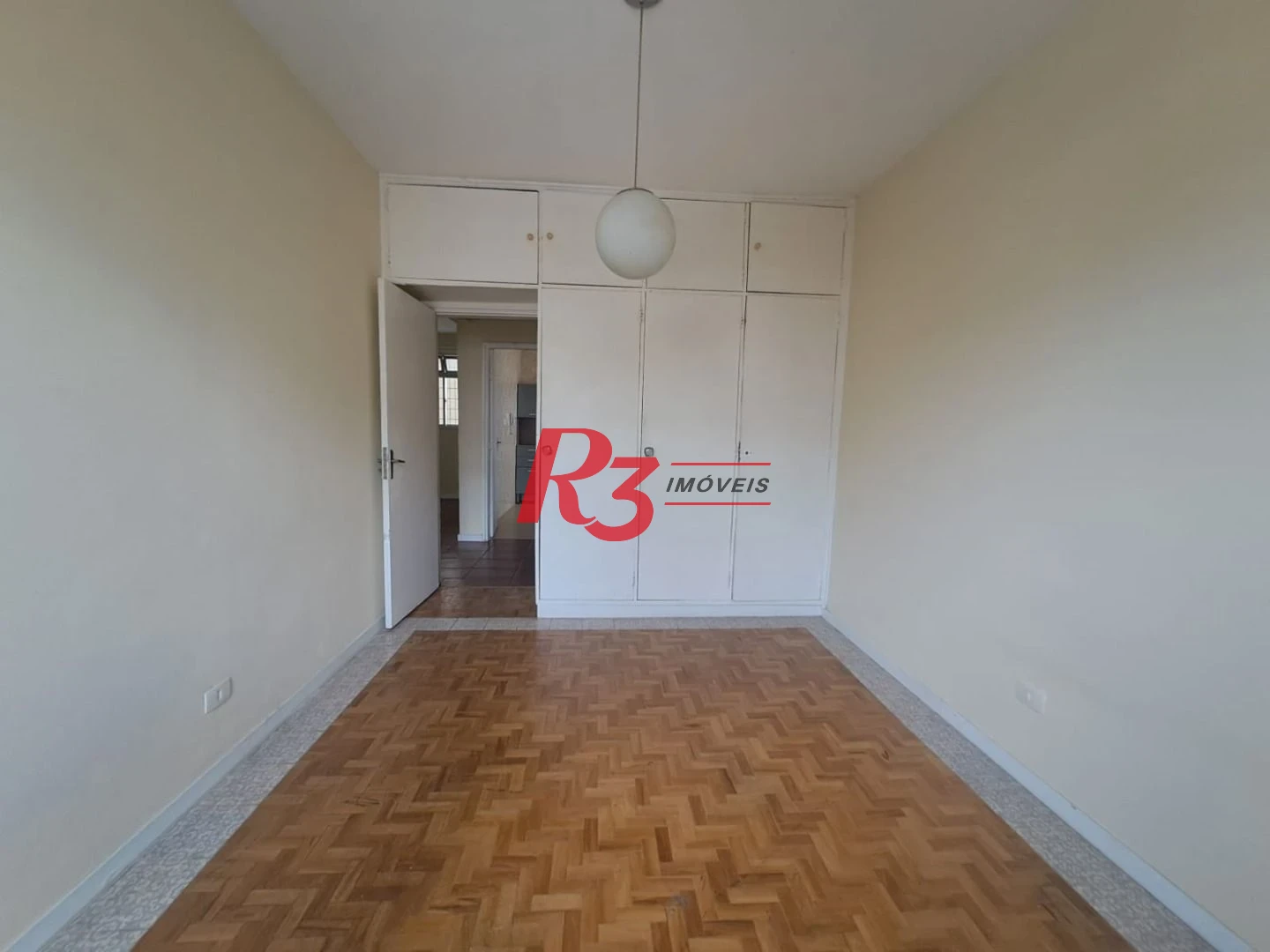 Apartamento com 2 dormitórios à venda, 65 m² por R$ 410.000,00 - Embaré - Santos/SP