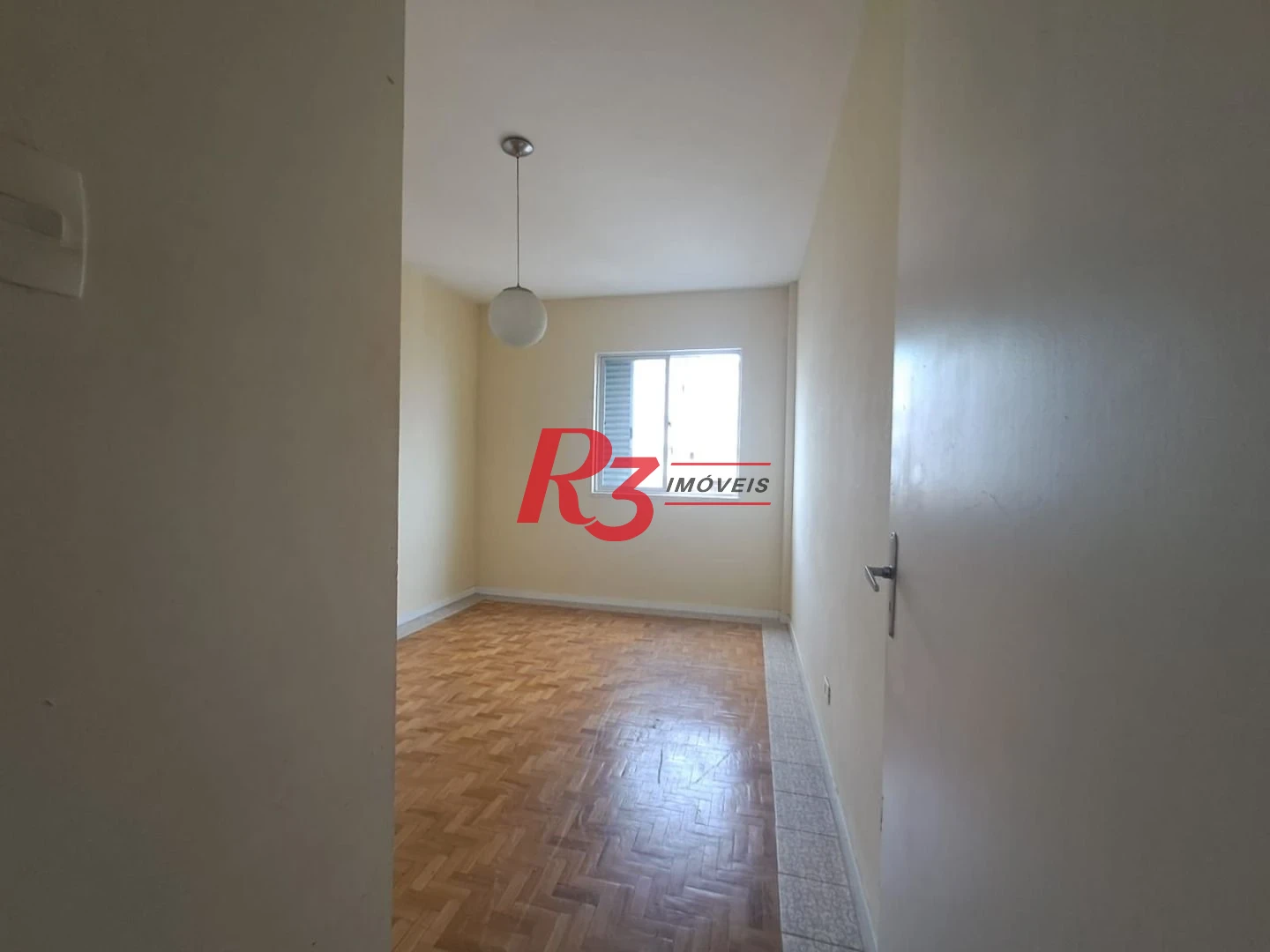 Apartamento com 2 dormitórios à venda, 65 m² por R$ 410.000,00 - Embaré - Santos/SP