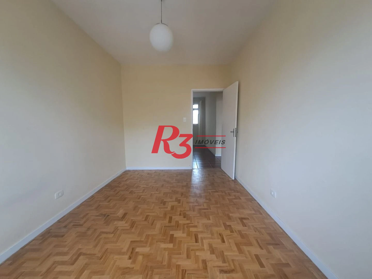 Apartamento com 2 dormitórios à venda, 65 m² por R$ 410.000,00 - Embaré - Santos/SP