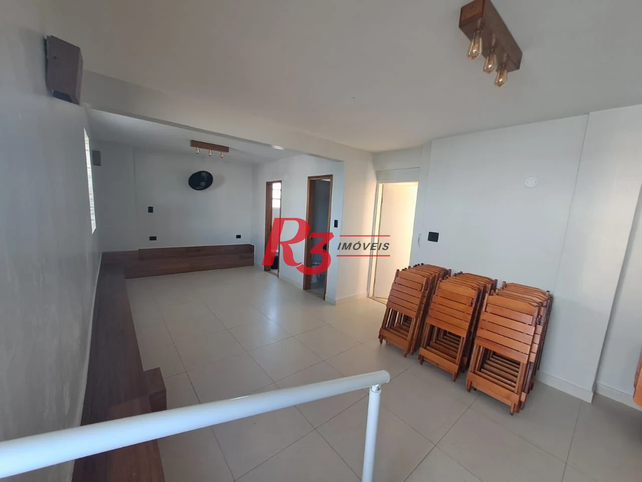 Apartamento com 2 dormitórios à venda, 65 m² por R$ 410.000,00 - Embaré - Santos/SP