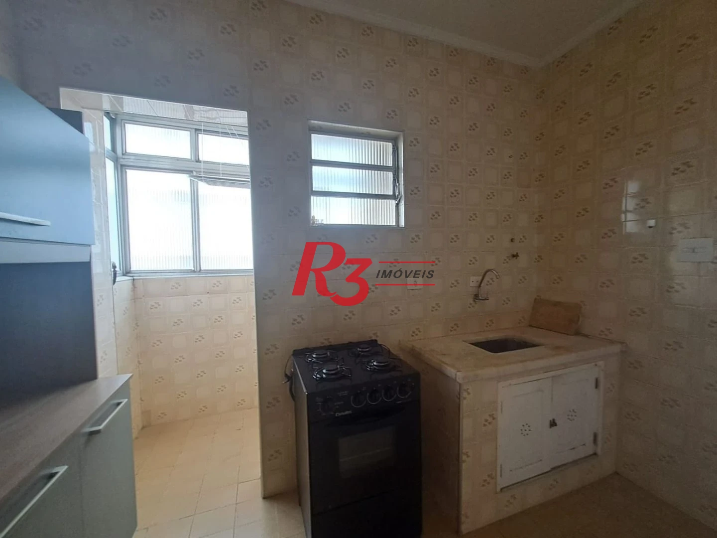 Apartamento com 2 dormitórios à venda, 65 m² por R$ 410.000,00 - Embaré - Santos/SP