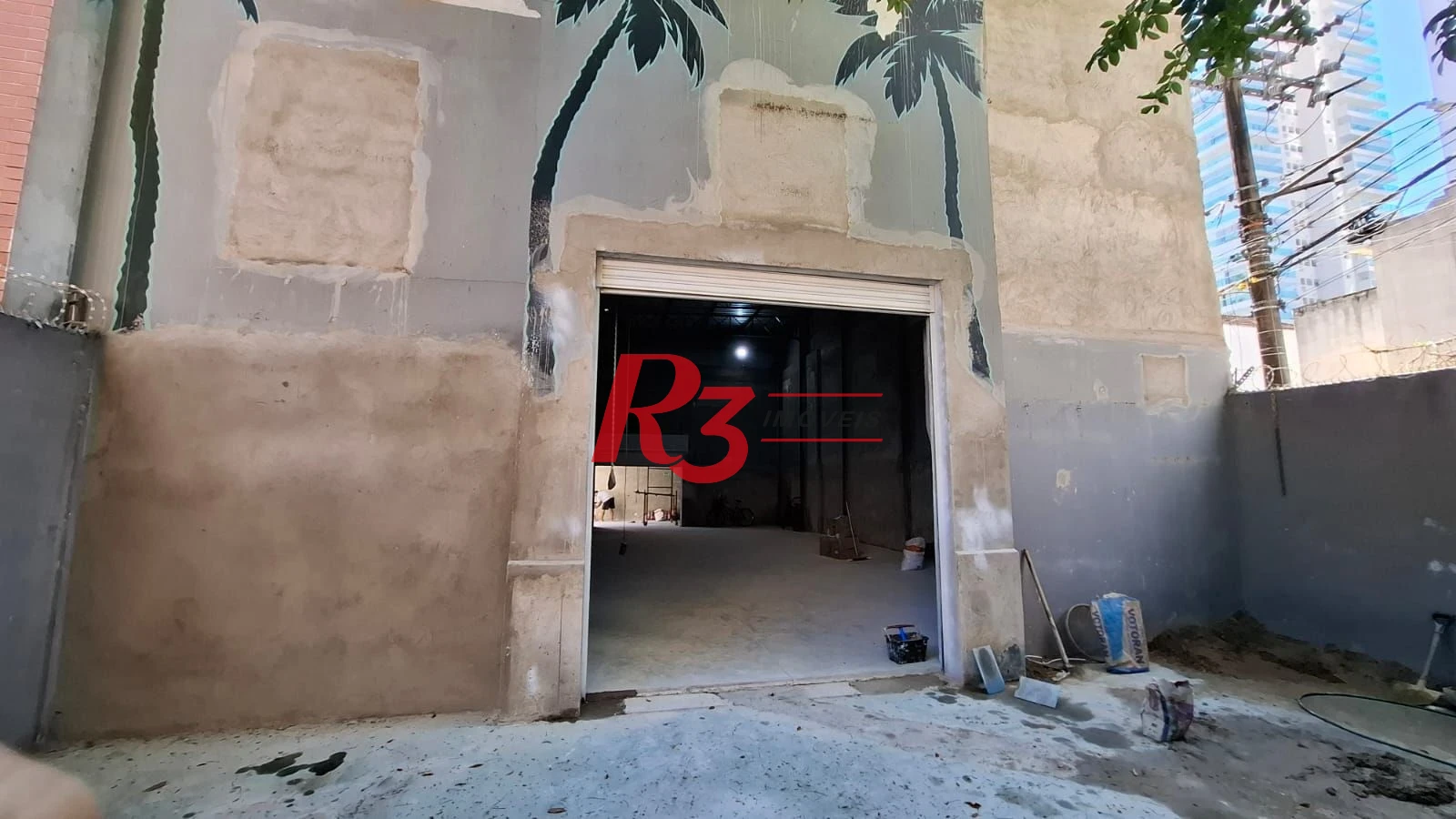 Imóvel Comercial para venda e locação na Pompéia em Santos.