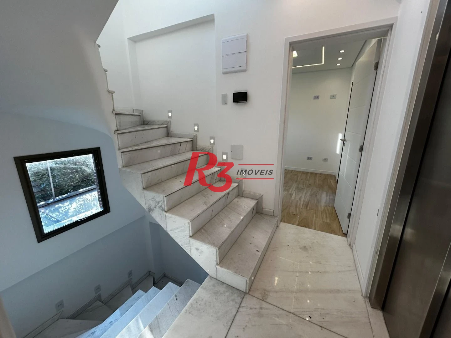 Casa com 4 dormitórios, 250 m² - venda por R$ 4.000.000,00 ou aluguel por R$ 20.430,00/mês - Campo Grande - Santos/SP