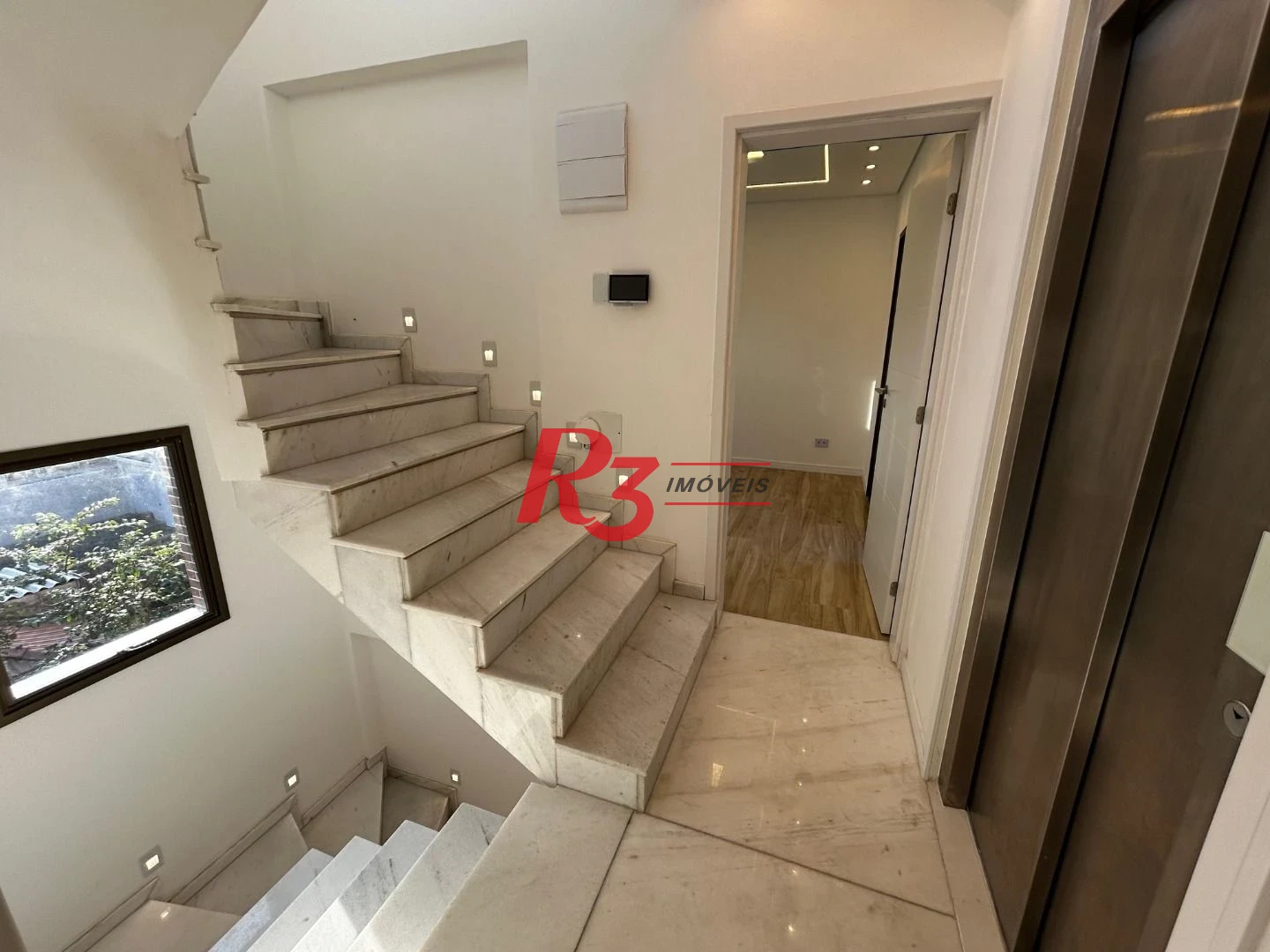 Casa com 4 dormitórios, 250 m² - venda por R$ 4.000.000,00 ou aluguel por R$ 20.430,00/mês - Campo Grande - Santos/SP