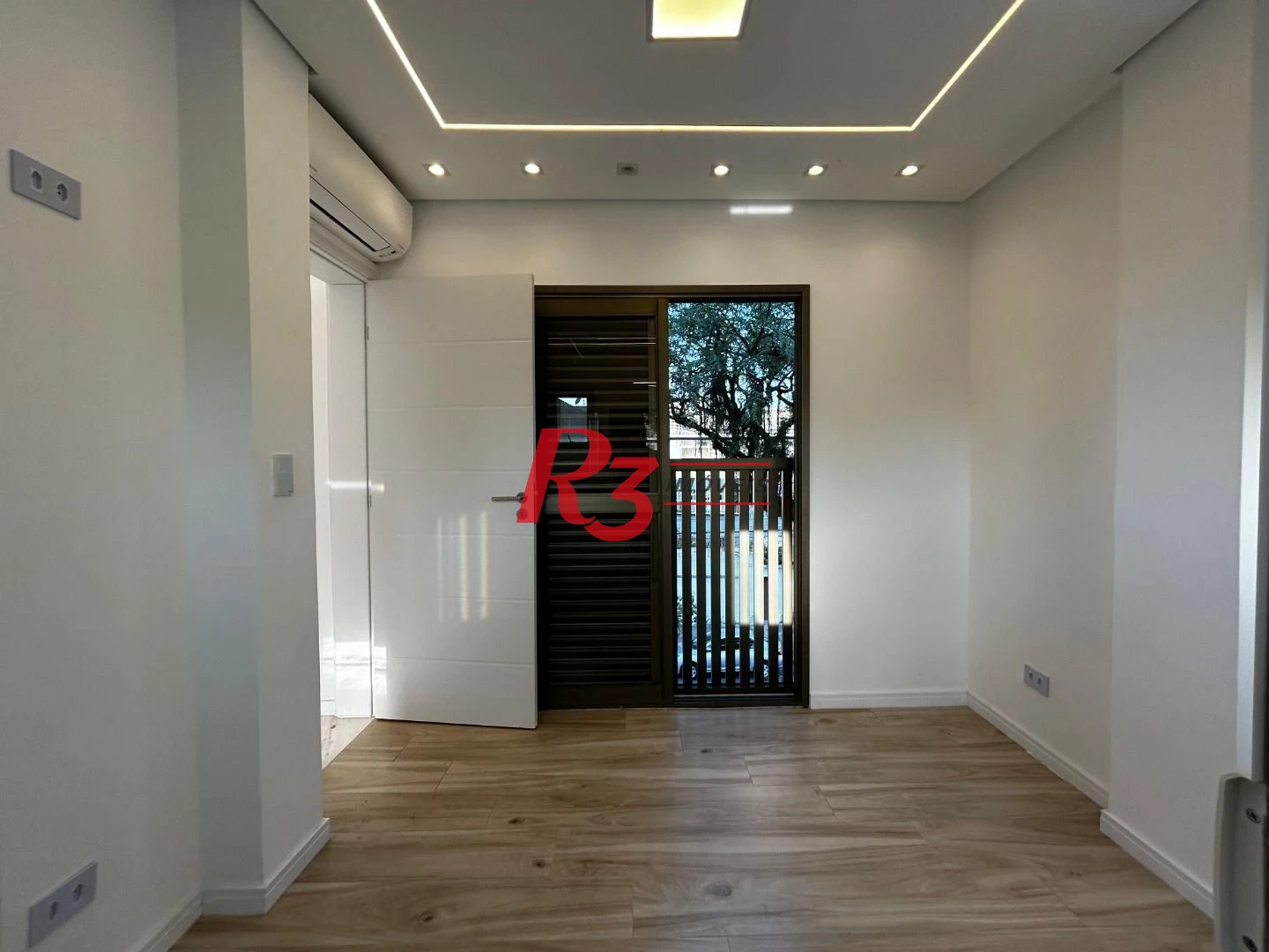 Casa com 4 dormitórios, 250 m² - venda por R$ 4.000.000,00 ou aluguel por R$ 20.430,00/mês - Campo Grande - Santos/SP