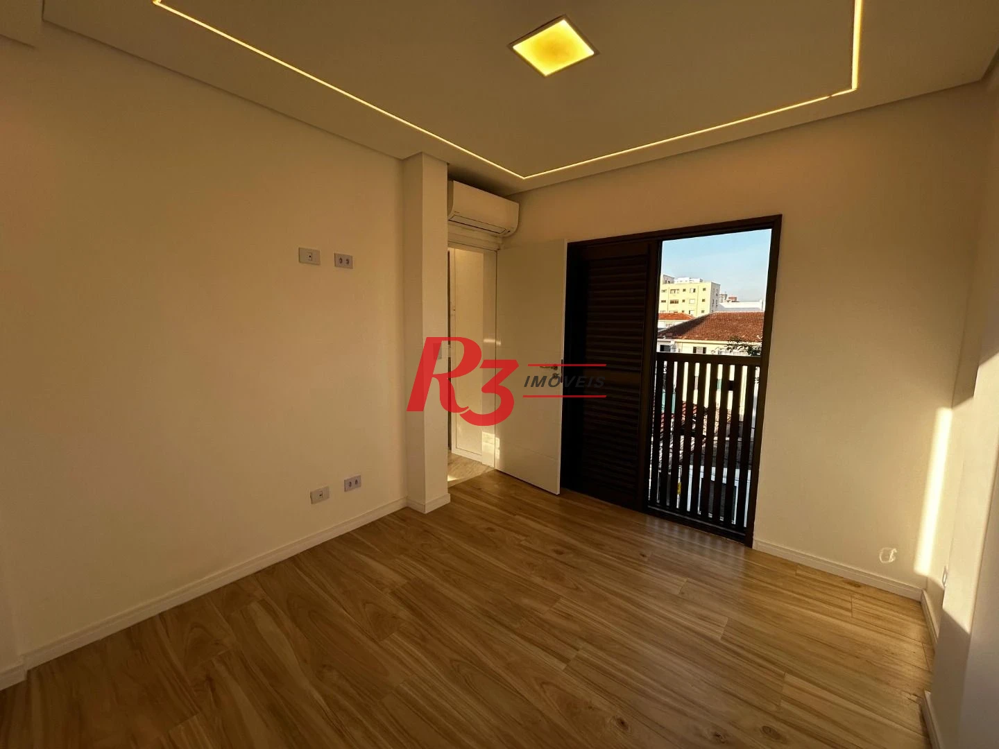 Casa com 4 dormitórios, 250 m² - venda por R$ 4.000.000,00 ou aluguel por R$ 20.430,00/mês - Campo Grande - Santos/SP