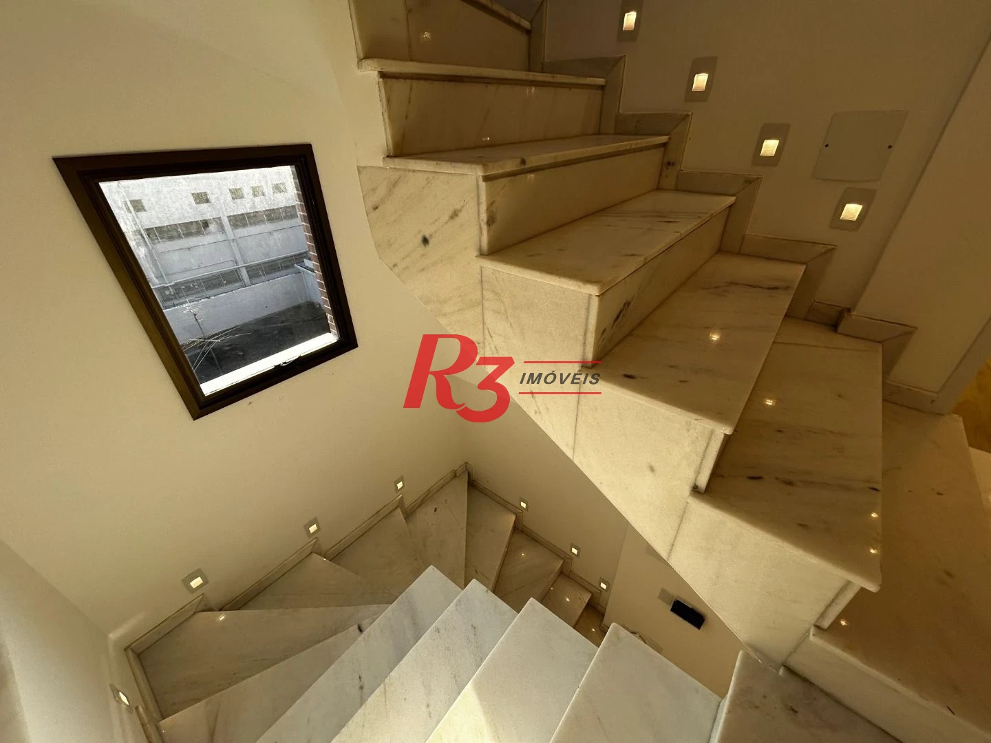 Casa com 4 dormitórios, 250 m² - venda por R$ 4.000.000,00 ou aluguel por R$ 20.430,00/mês - Campo Grande - Santos/SP