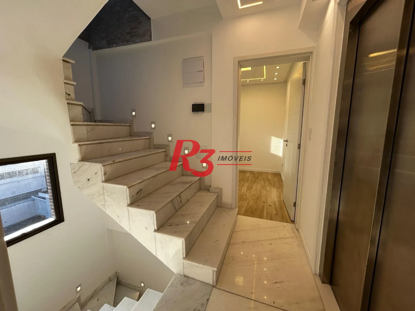 Casa com 4 dormitórios, 250 m² - venda por R$ 4.000.000,00 ou aluguel por R$ 20.430,00/mês - Campo Grande - Santos/SP