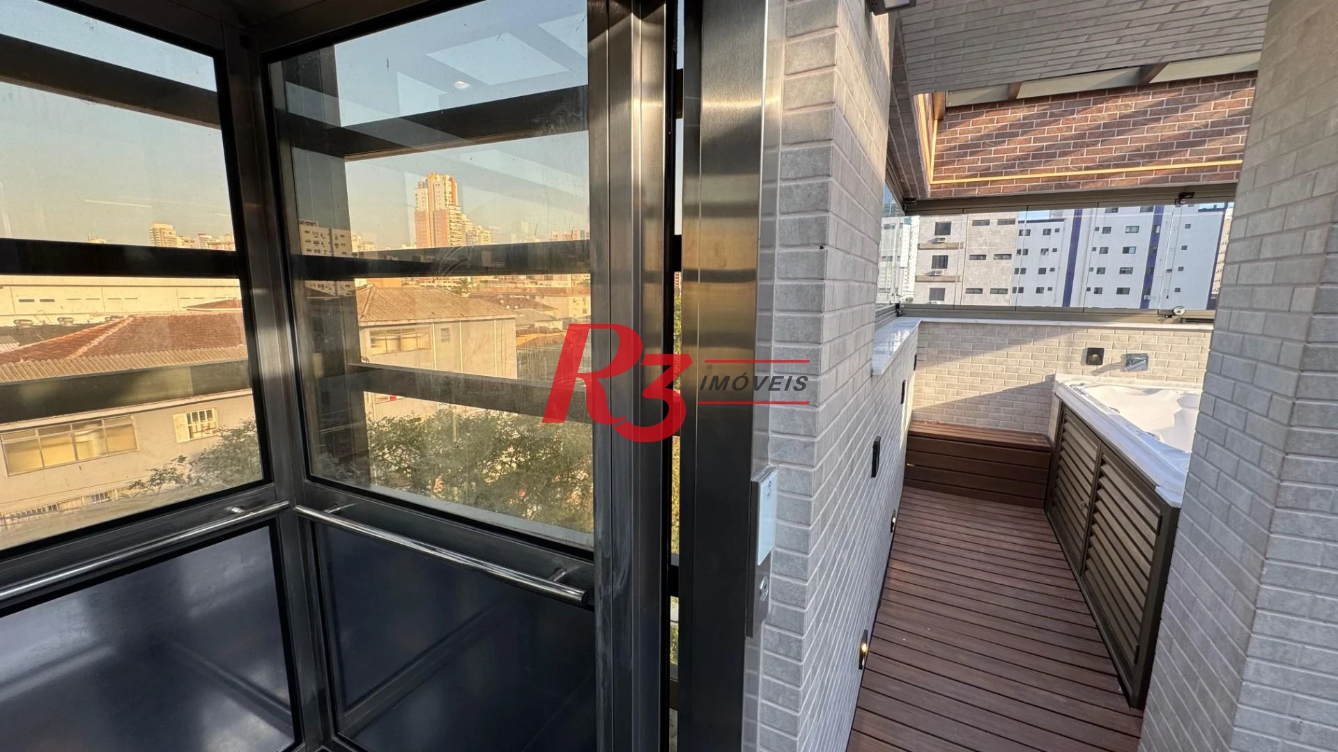Casa com 4 dormitórios, 250 m² - venda por R$ 4.000.000,00 ou aluguel por R$ 20.430,00/mês - Campo Grande - Santos/SP