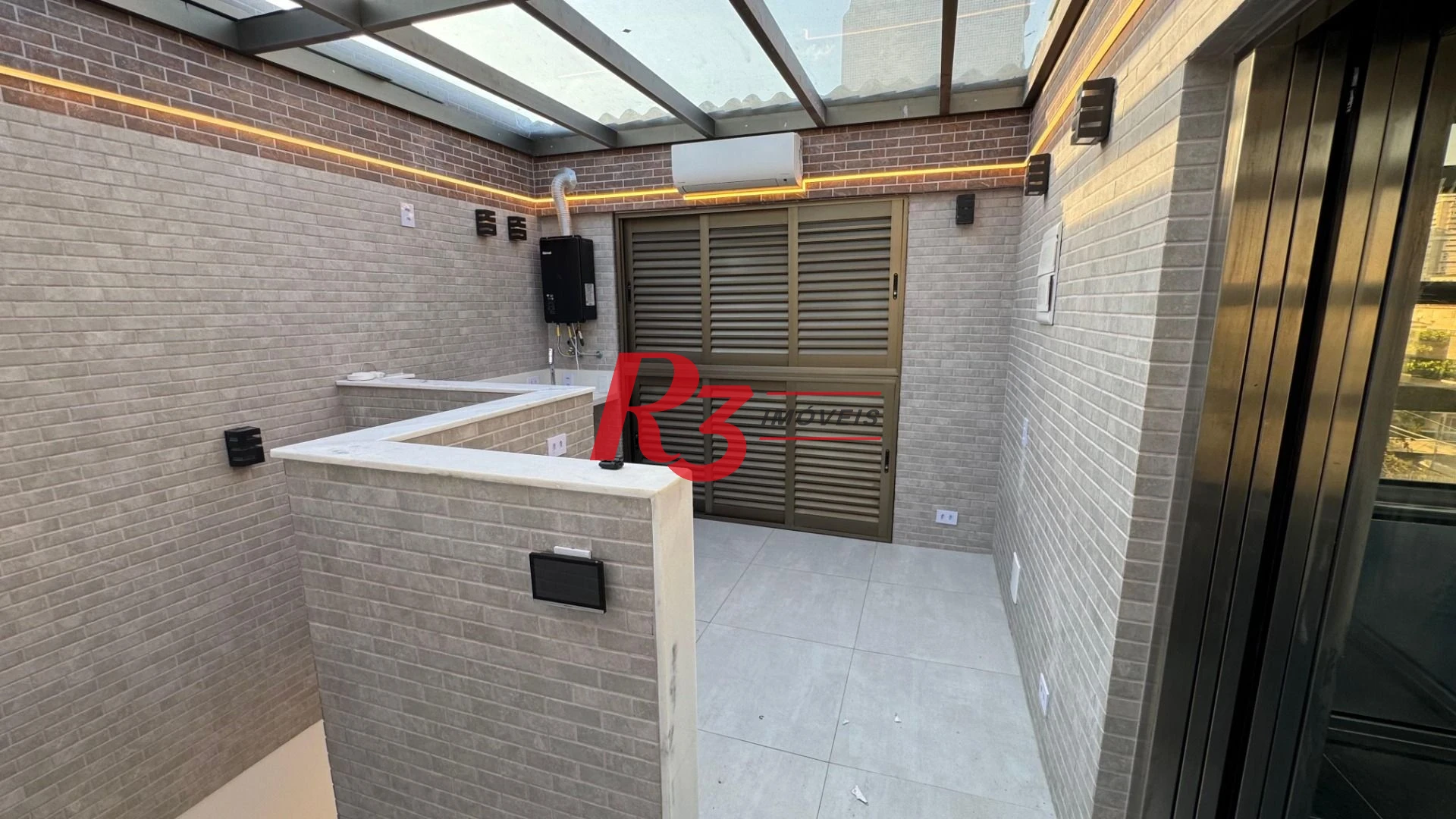 Casa com 4 dormitórios, 250 m² - venda por R$ 4.000.000,00 ou aluguel por R$ 20.430,00/mês - Campo Grande - Santos/SP