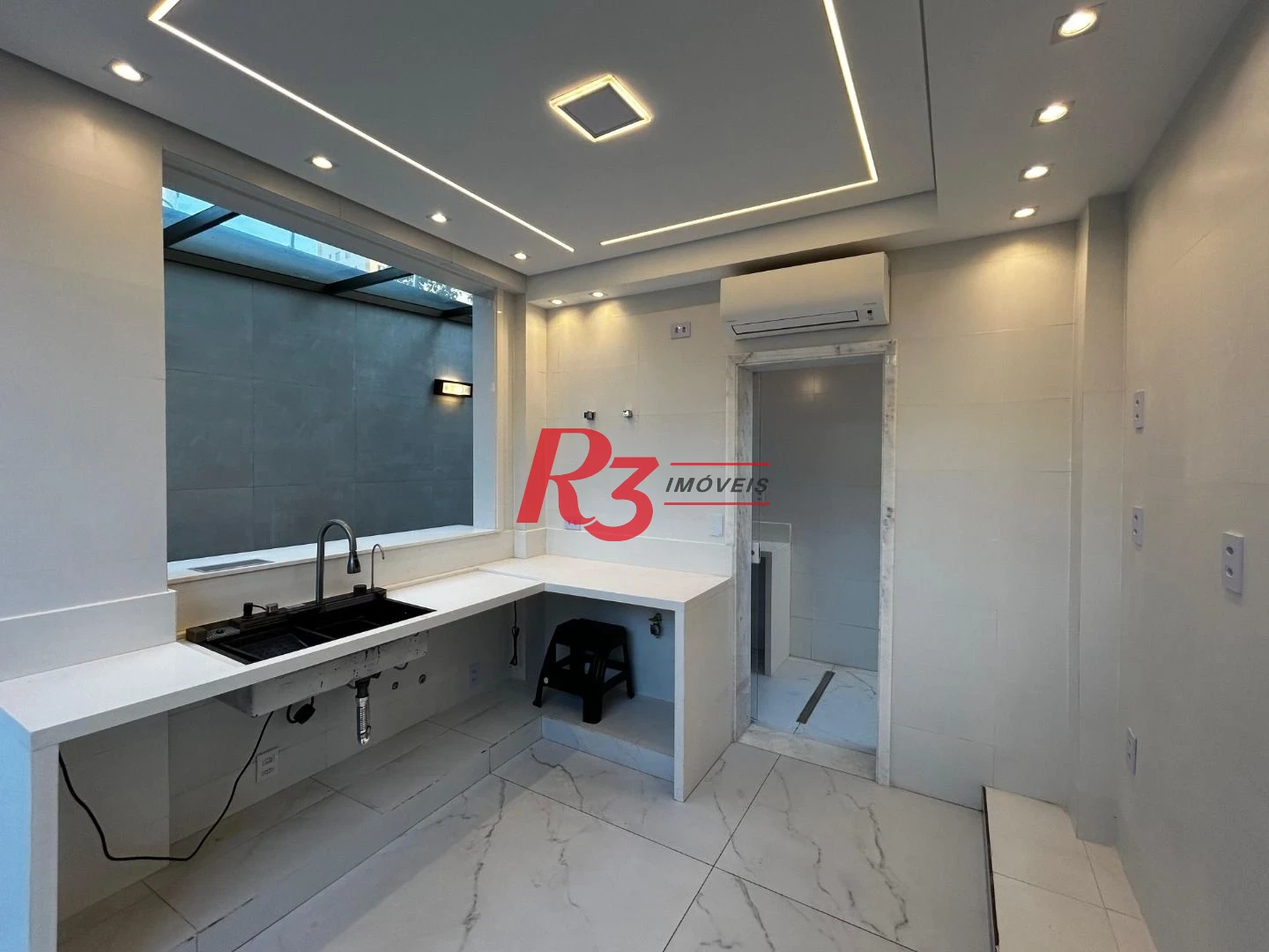 Casa com 4 dormitórios, 250 m² - venda por R$ 4.000.000,00 ou aluguel por R$ 20.430,00/mês - Campo Grande - Santos/SP
