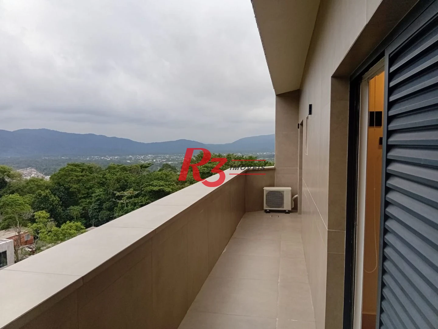 Cobertura com 4 dormitórios à venda, 255 m² por R$ 3.180.000,00 - Balneário Mar Casado - Guarujá/SP