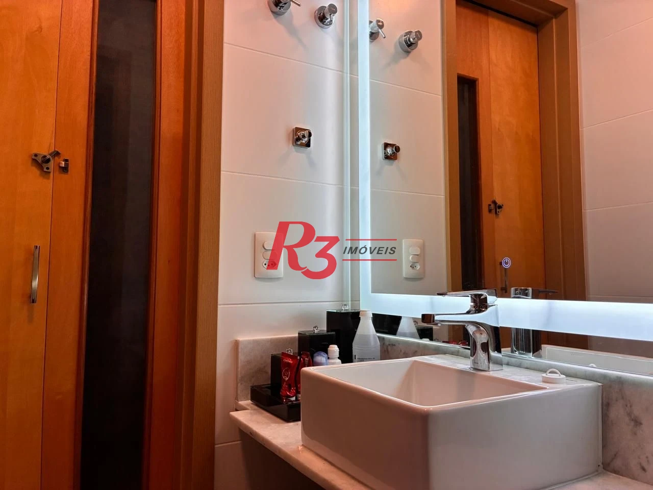 Apartamento com 3 dormitórios à venda, 101 m² por R$ 2.000.000,00 - Gonzaga - Santos/SP