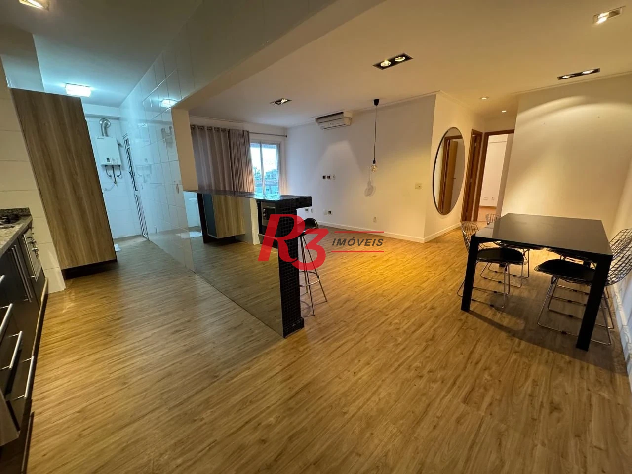Apartamento com 2 dormitórios à venda, 97 m² por R$ 1.250.000,00 - Gonzaga - Santos/SP