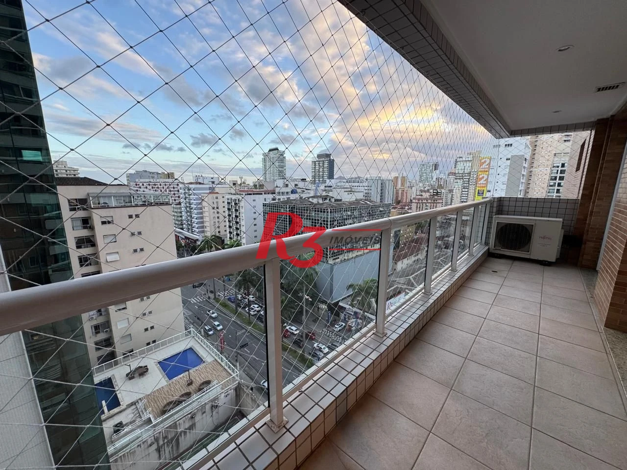 Apartamento com 2 dormitórios à venda, 97 m² por R$ 1.250.000,00 - Gonzaga - Santos/SP