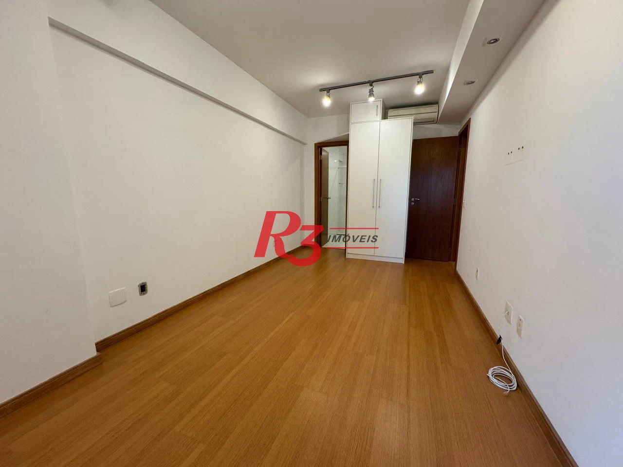 Apartamento com 2 dormitórios à venda, 97 m² por R$ 1.250.000,00 - Gonzaga - Santos/SP