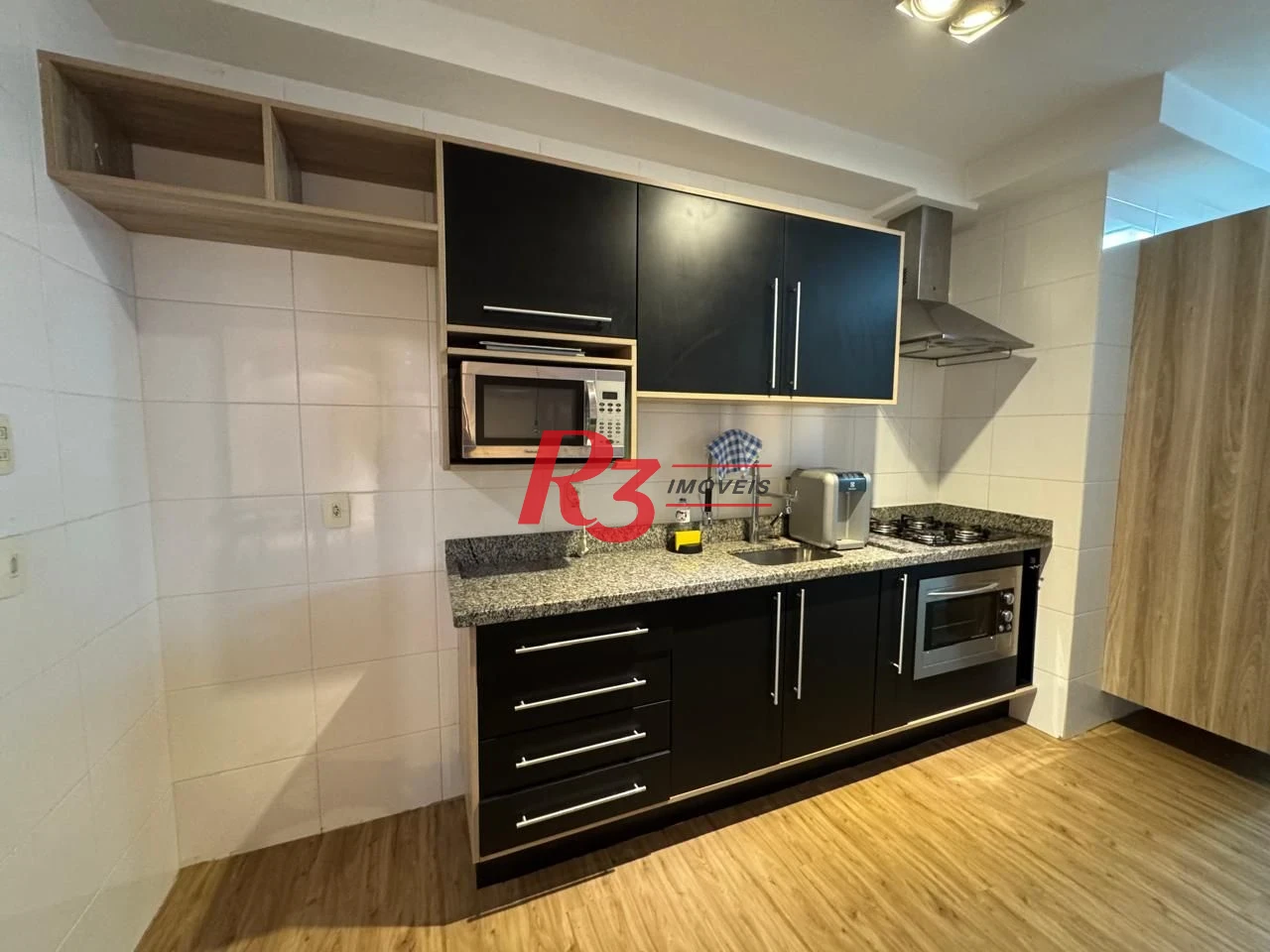 Apartamento com 2 dormitórios à venda, 97 m² por R$ 1.250.000,00 - Gonzaga - Santos/SP