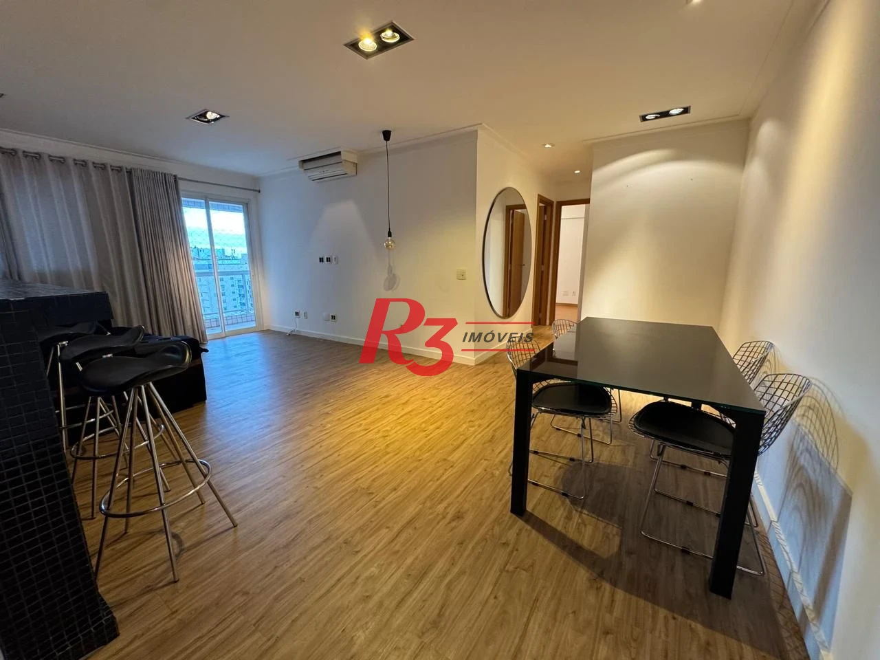 Apartamento com 2 dormitórios à venda, 97 m² por R$ 1.250.000,00 - Gonzaga - Santos/SP