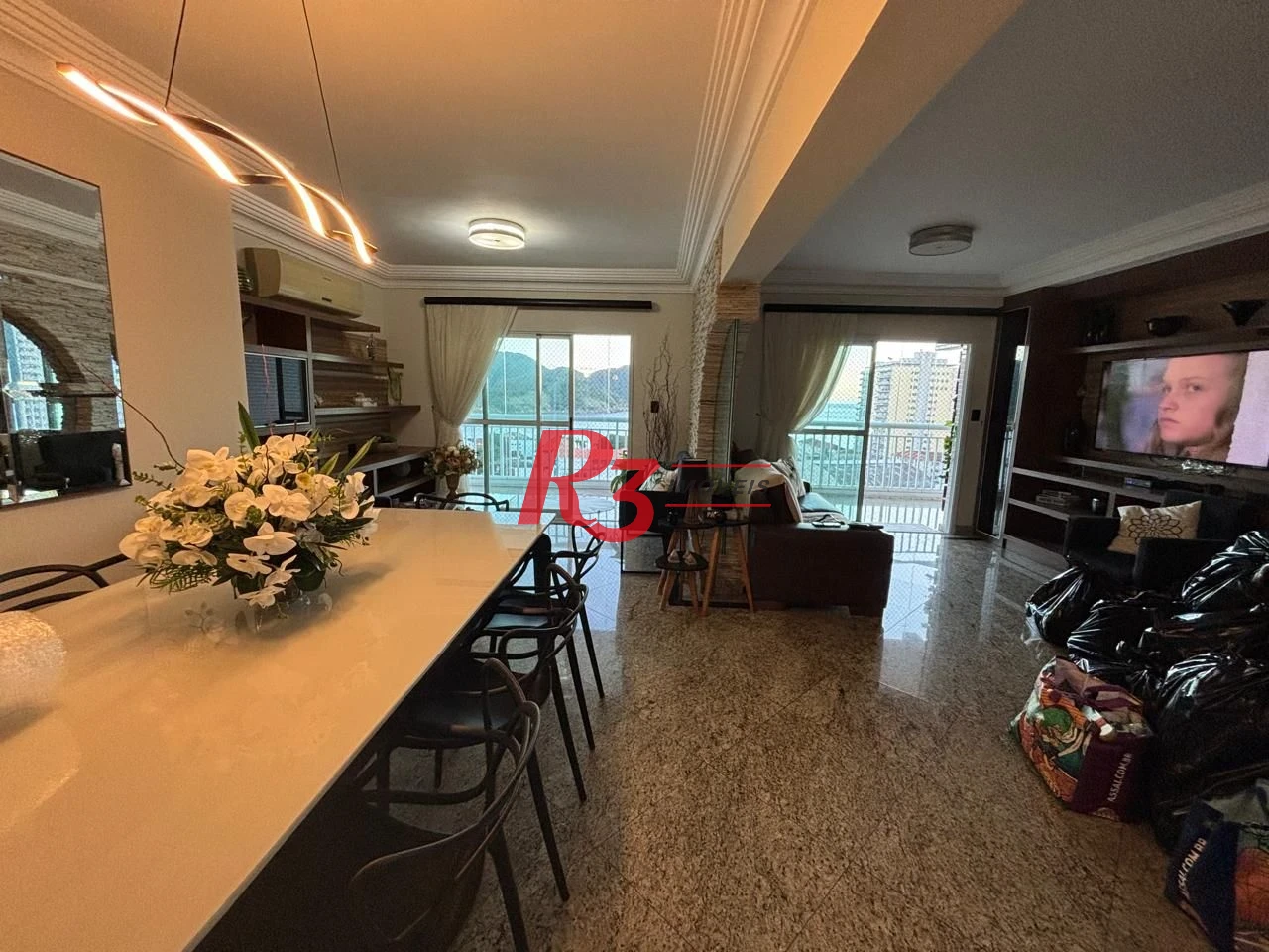 *ACEITA PERMUTA* Apartamento com 4 suítes com varanda e vista mar, 240 m² por R$ 2.200.000 - Ponta da Praia - Santos/SP