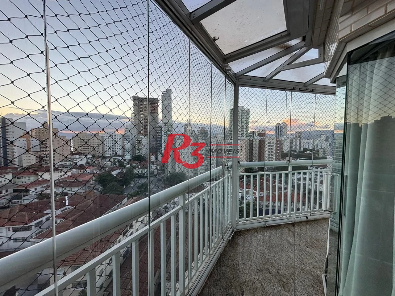 *ACEITA PERMUTA* Apartamento com 4 suítes com varanda e vista mar, 240 m² por R$ 2.200.000 - Ponta da Praia - Santos/SP