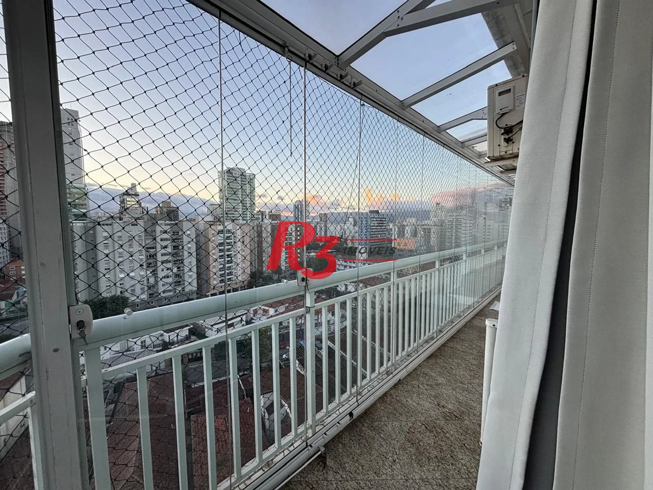 *ACEITA PERMUTA* Apartamento com 4 suítes com varanda e vista mar, 240 m² por R$ 2.200.000 - Ponta da Praia - Santos/SP