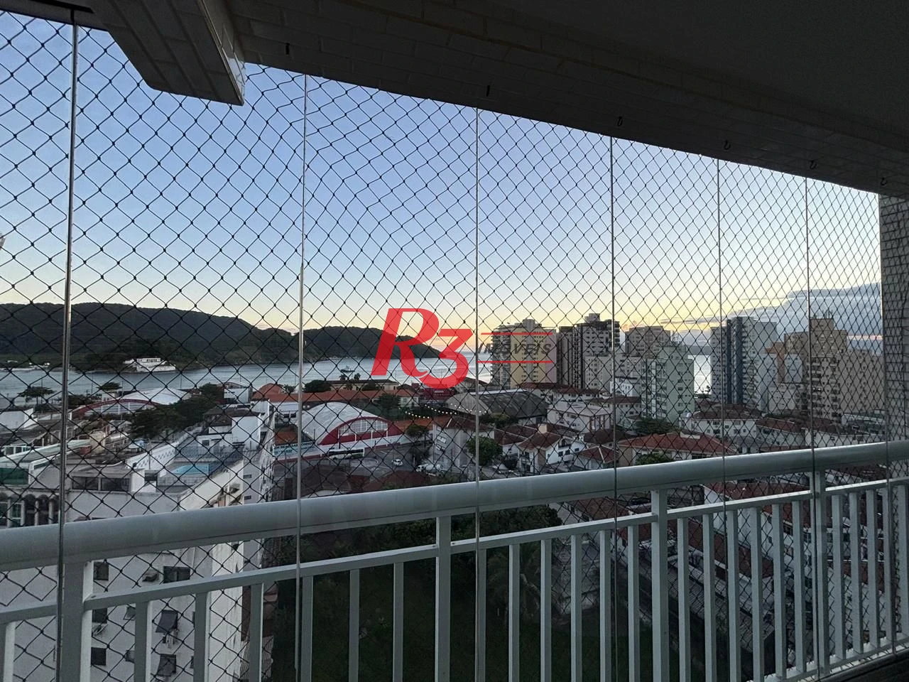 *ACEITA PERMUTA* Apartamento com 4 suítes com varanda e vista mar, 240 m² por R$ 2.200.000 - Ponta da Praia - Santos/SP