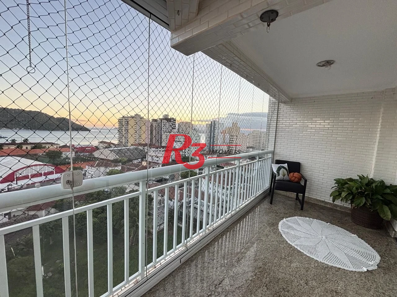 *ACEITA PERMUTA* Apartamento com 4 suítes com varanda e vista mar, 240 m² por R$ 2.200.000 - Ponta da Praia - Santos/SP