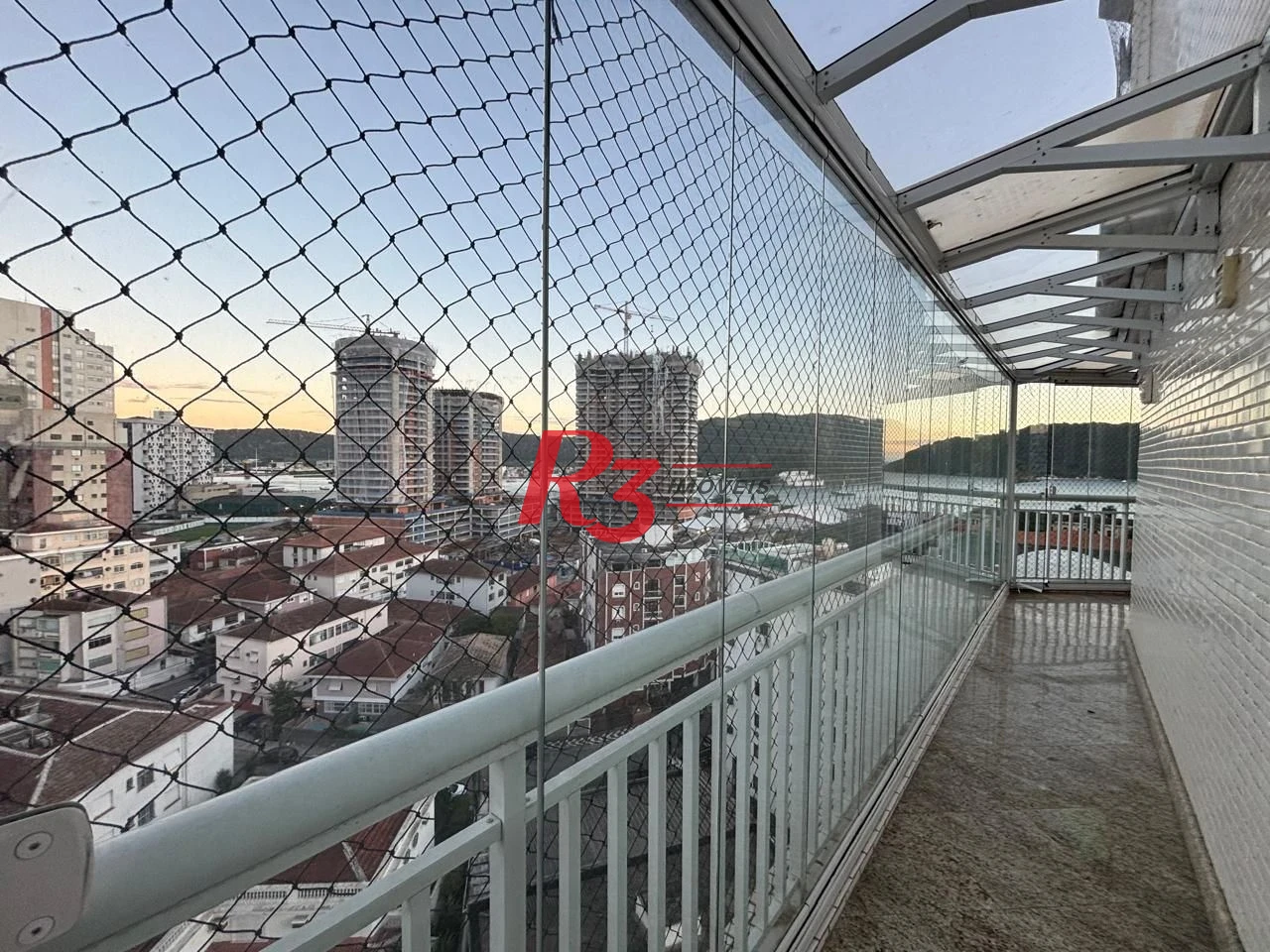 *ACEITA PERMUTA* Apartamento com 4 suítes com varanda e vista mar, 240 m² por R$ 2.200.000 - Ponta da Praia - Santos/SP