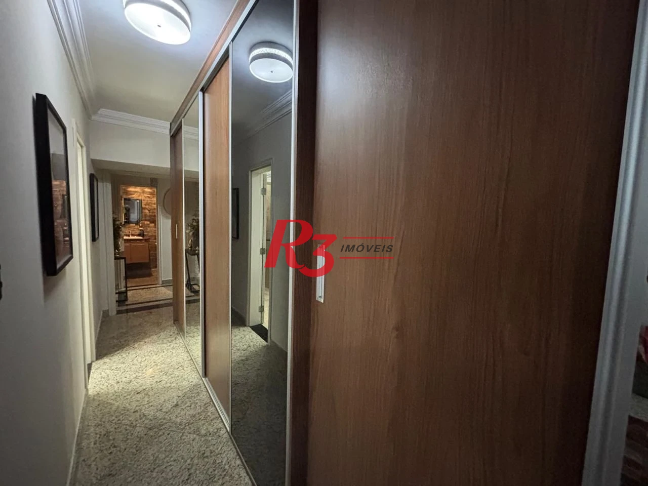 *ACEITA PERMUTA* Apartamento com 4 suítes com varanda e vista mar, 240 m² por R$ 2.200.000 - Ponta da Praia - Santos/SP
