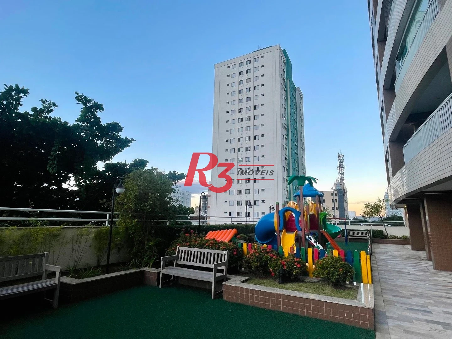 Apartamento com 3 dormitórios para alugar, 111 m² por R$ 5.900,00/mês - Encruzilhada - Santos/SP