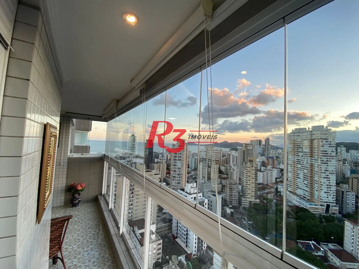 Apartamento com 2 dormitórios à venda, 84 m² por R$ 1.400.000,00 - Gonzaga - Santos/SP