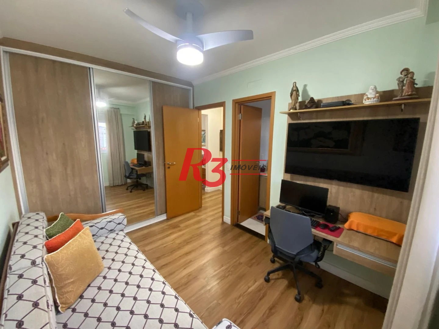 Apartamento com 2 dormitórios à venda, 84 m² por R$ 1.400.000,00 - Gonzaga - Santos/SP