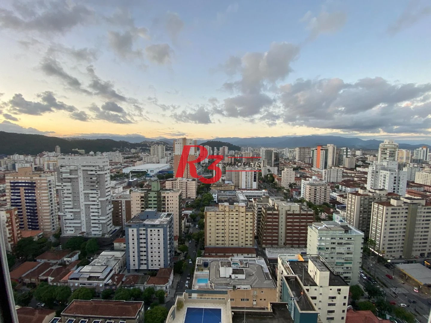 Apartamento com 2 dormitórios à venda, 84 m² por R$ 1.400.000,00 - Gonzaga - Santos/SP