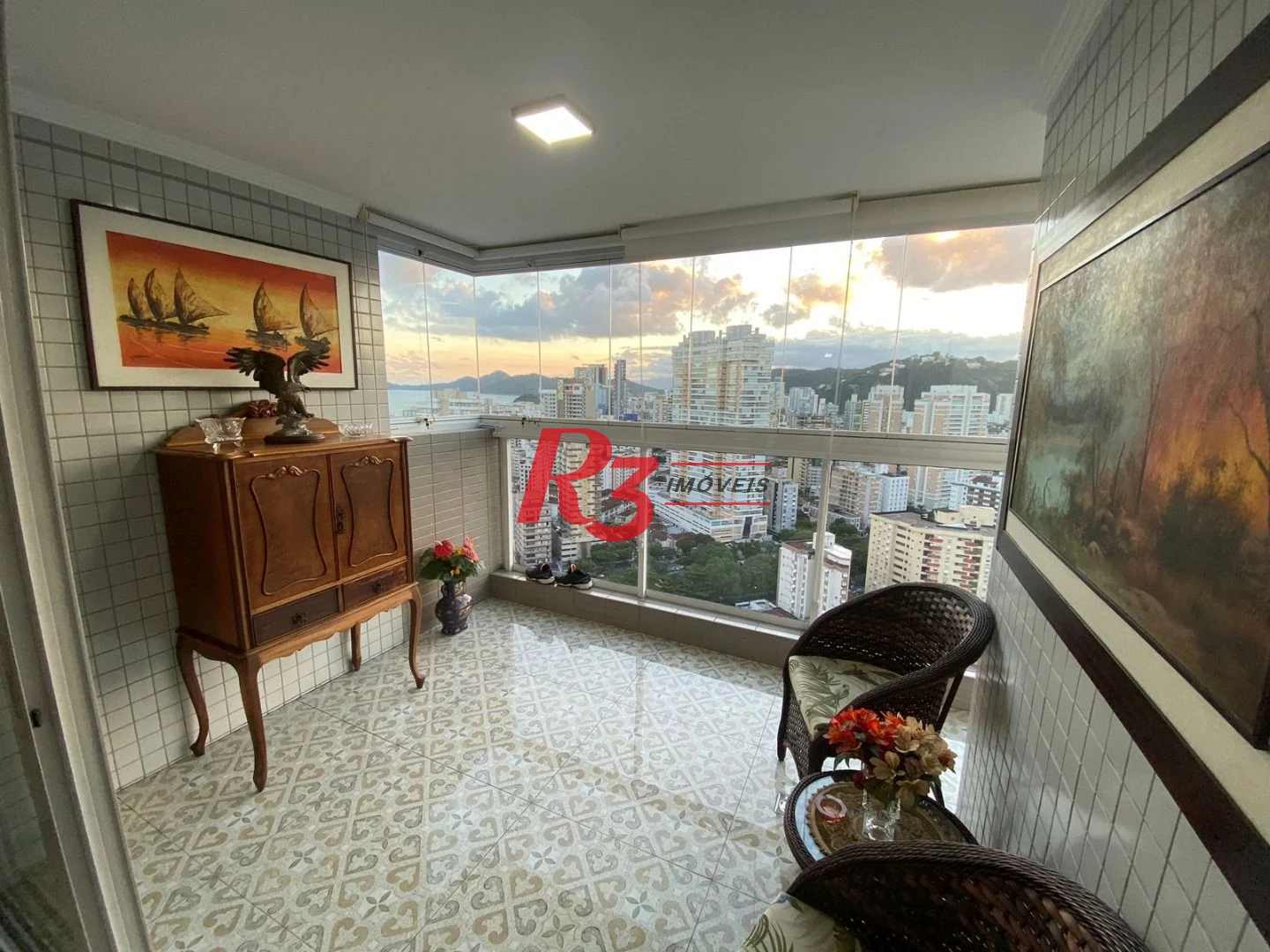 Apartamento com 2 dormitórios à venda, 84 m² por R$ 1.400.000,00 - Gonzaga - Santos/SP