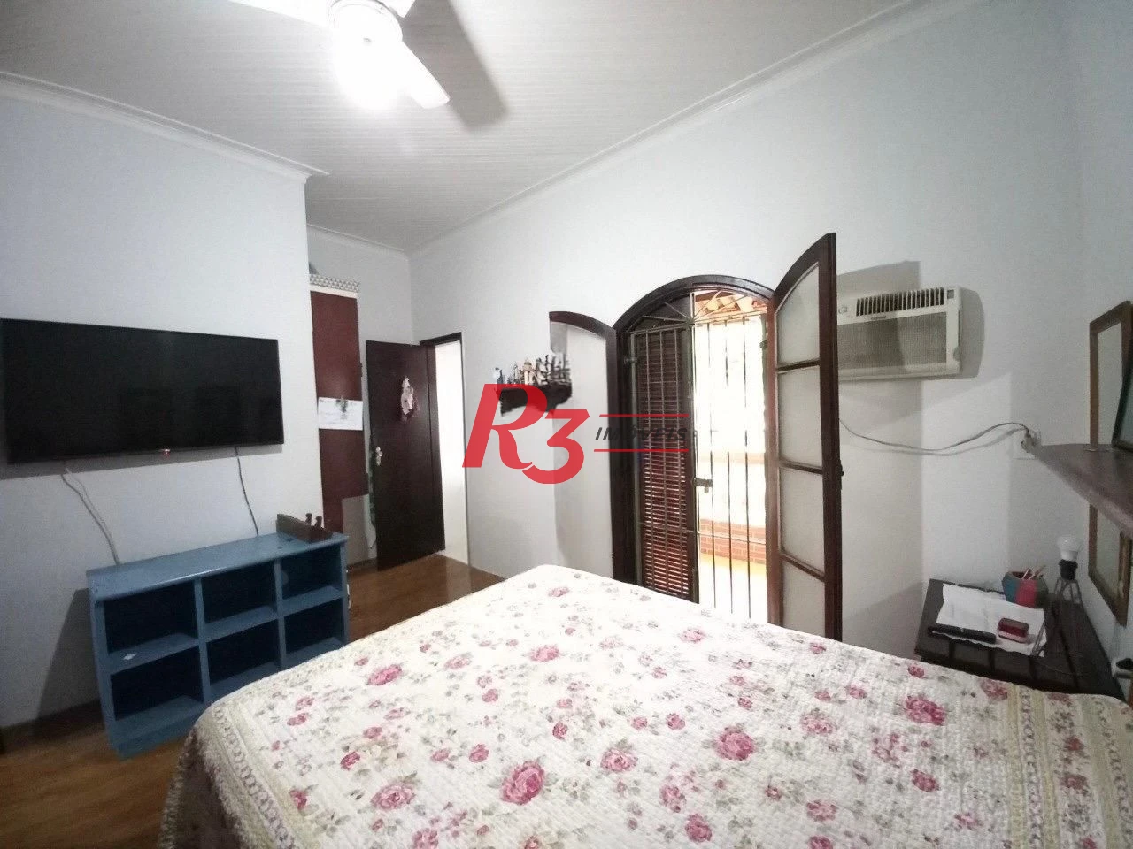 Sobrado com 3 dormitórios à venda, 180 m² por R$ 800.000,00 - Campo Grande - Santos/SP