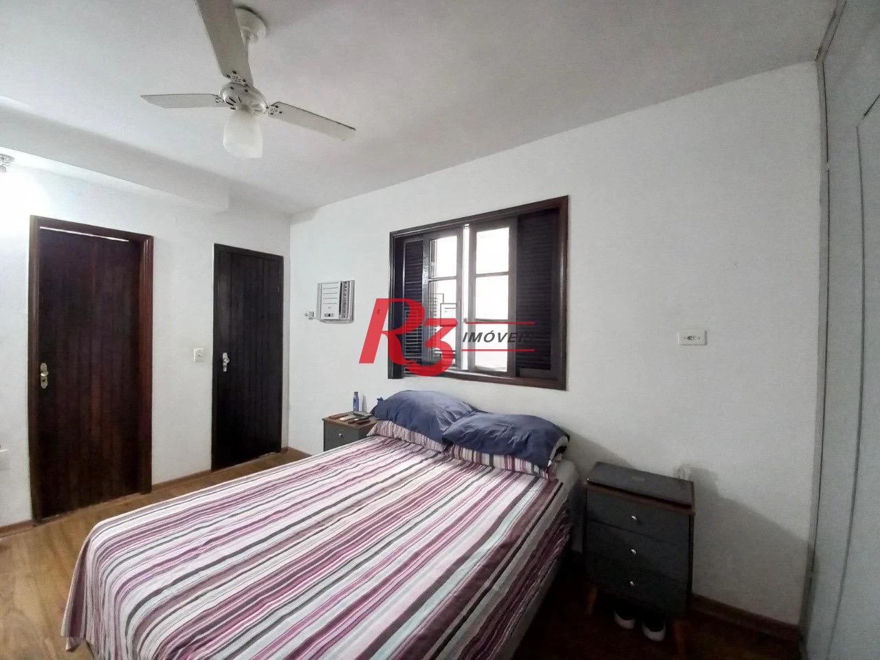 Sobrado com 3 dormitórios à venda, 180 m² por R$ 800.000,00 - Campo Grande - Santos/SP