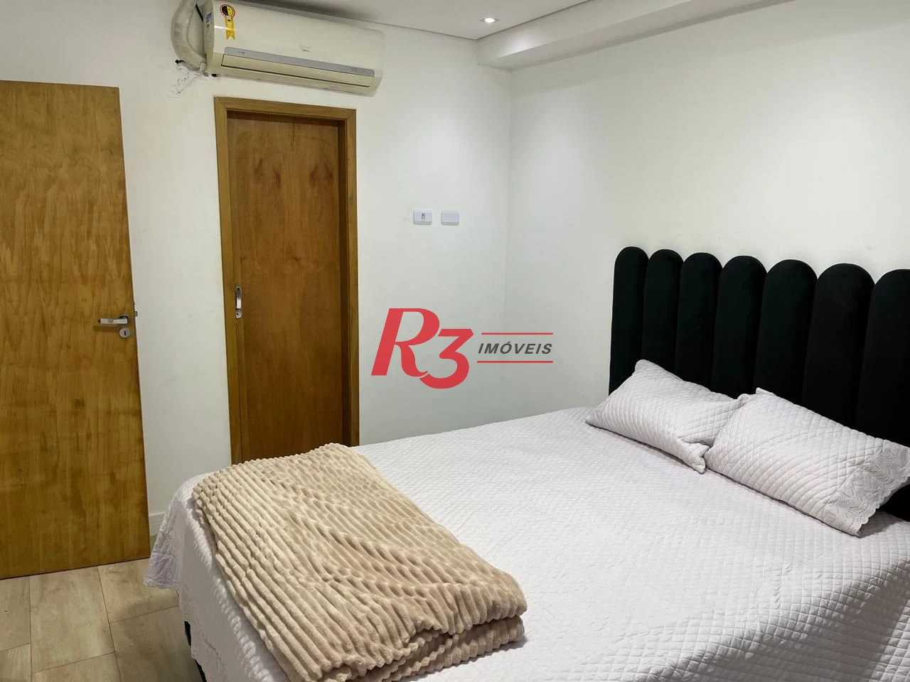 Apartamento com 2 dormitórios à venda, 52 m² por R$ 595.000,00 - Macuco - Santos/SP