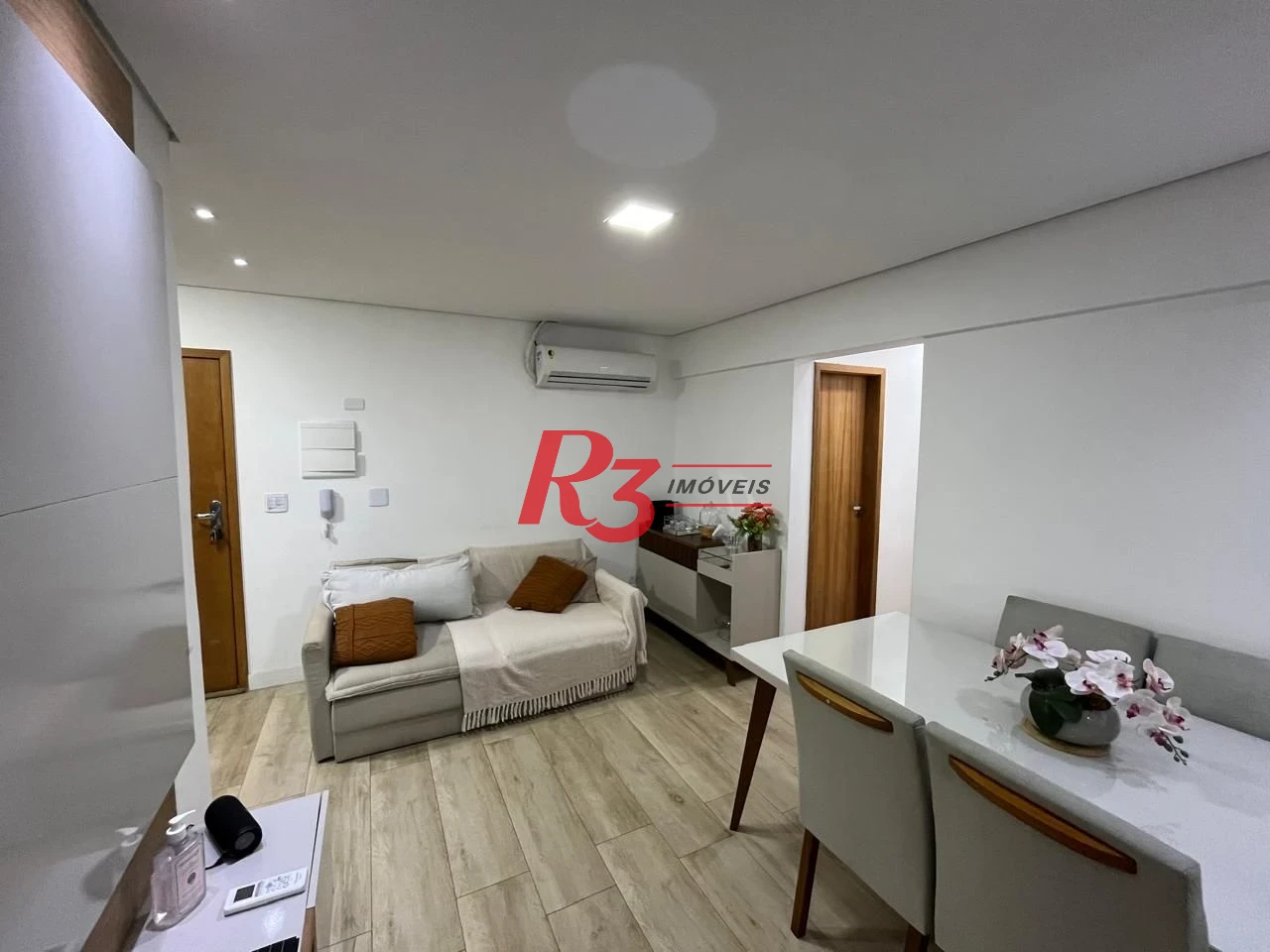 Apartamento com 2 dormitórios à venda, 52 m² por R$ 595.000,00 - Macuco - Santos/SP