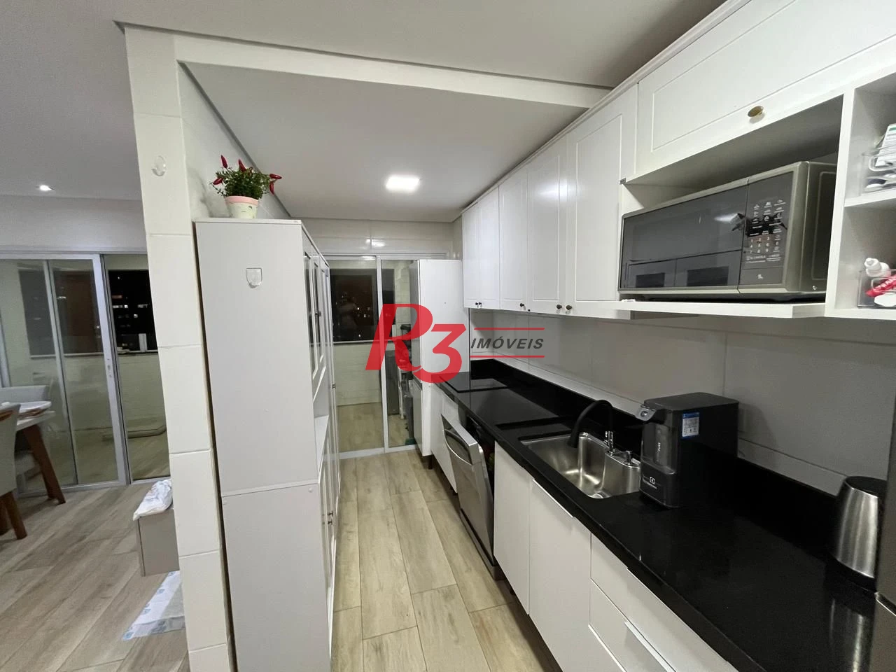 Apartamento com 2 dormitórios à venda, 52 m² por R$ 595.000,00 - Macuco - Santos/SP