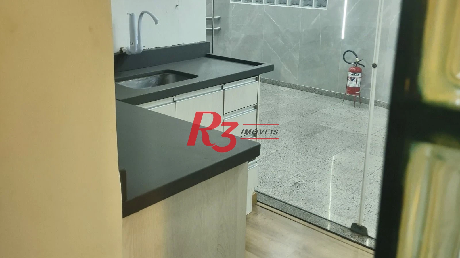 Loja, 55 m² - venda por R$ 300.000,00 ou aluguel por R$ 3.000,00/mês - Centro - Santos/SP