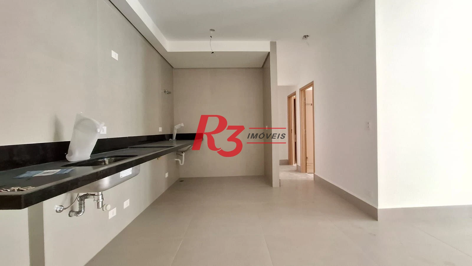 Apartamento com 2 dormitórios à venda, 75 m² por R$ 860.000,00 - José Menino - Santos/SP