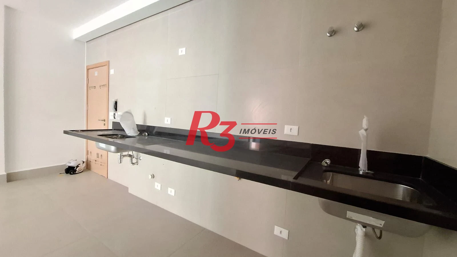 Apartamento com 2 dormitórios à venda, 75 m² por R$ 860.000,00 - José Menino - Santos/SP