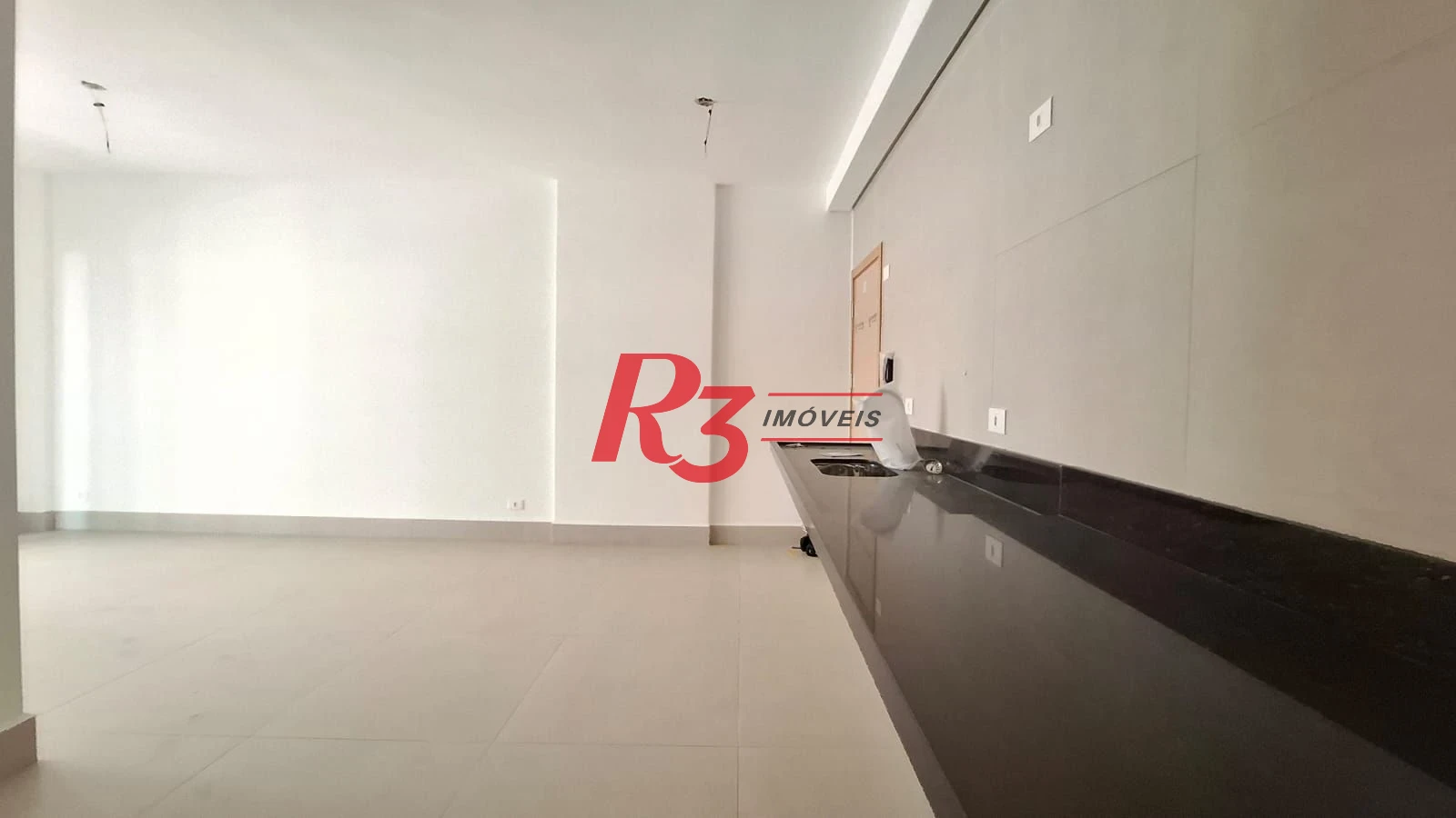 Apartamento com 2 dormitórios à venda, 75 m² por R$ 860.000,00 - José Menino - Santos/SP